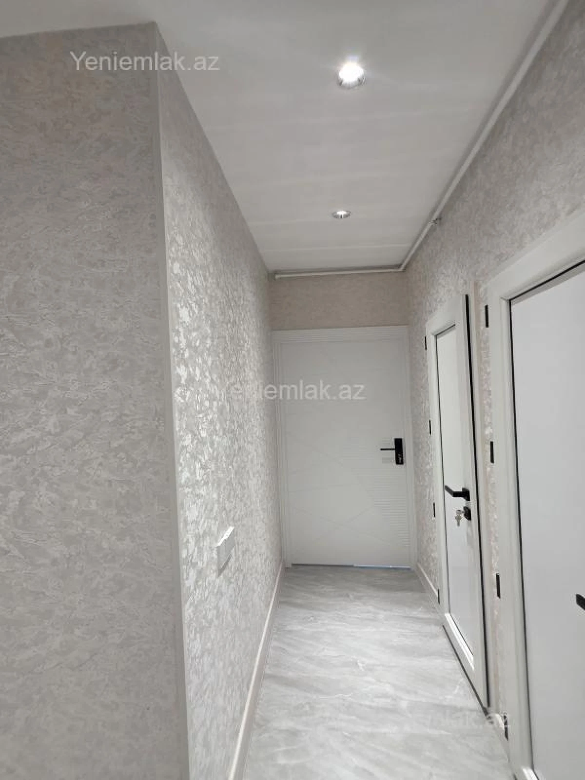 Satılır 2 otaqlı köhnə tikili 65 m²