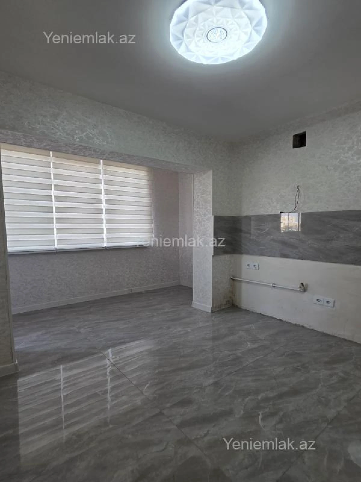 Satılır 2 otaqlı köhnə tikili 65 m²