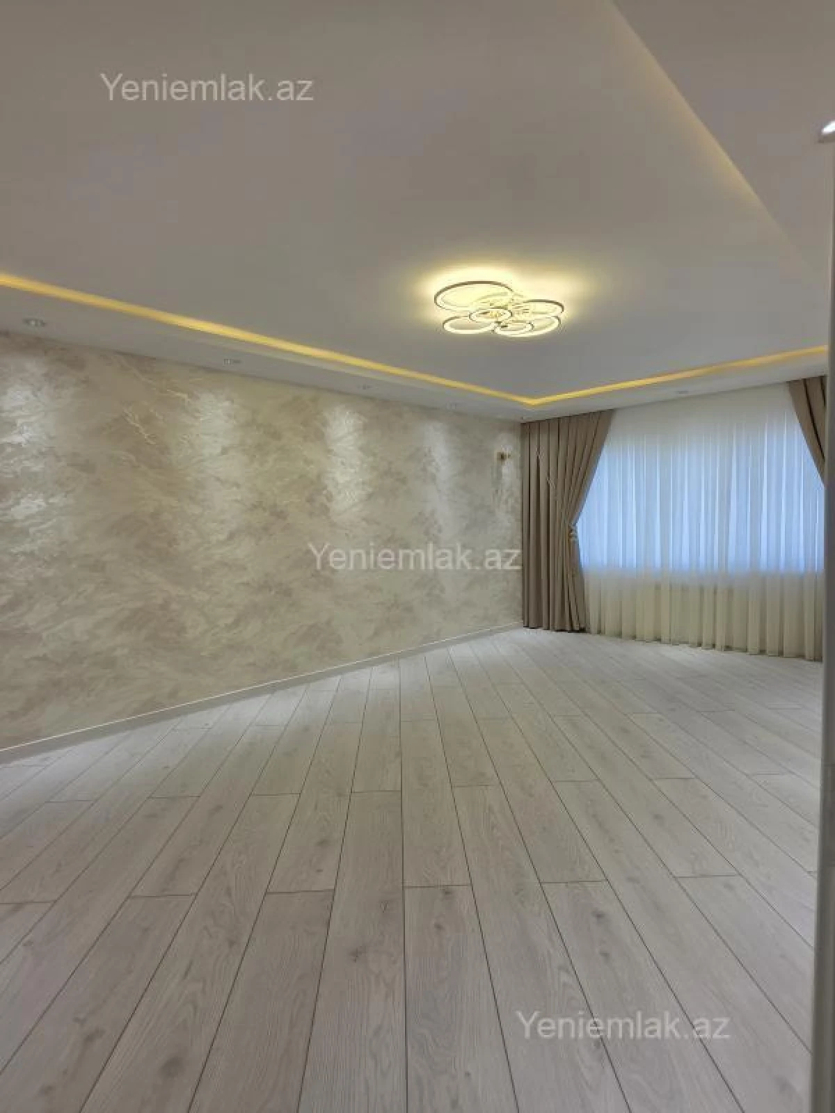 Satılır 2 otaqlı köhnə tikili 65 m²