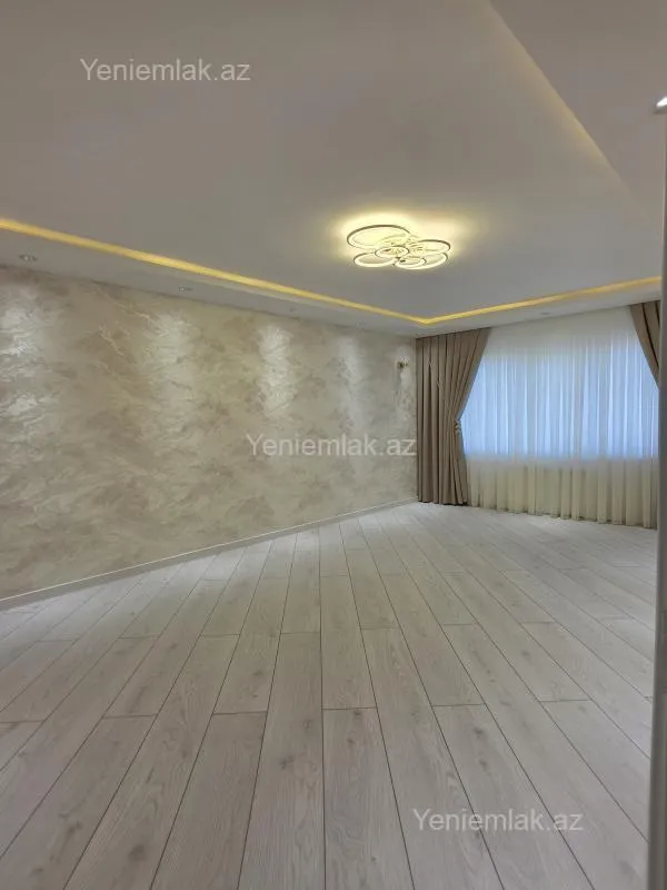 Satılır 2 otaqlı köhnə tikili 65 m²