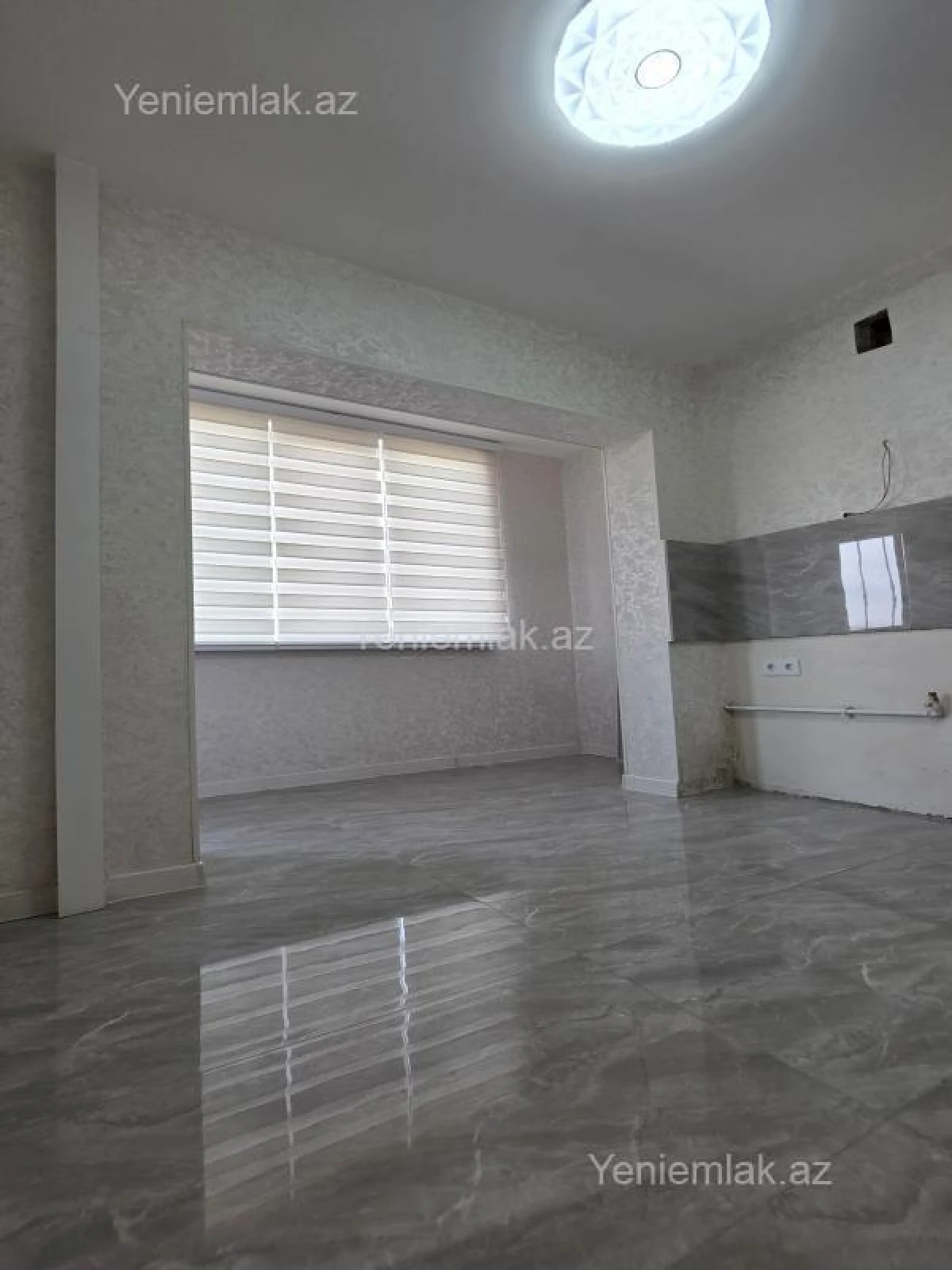 Satılır 2 otaqlı köhnə tikili 65 m²