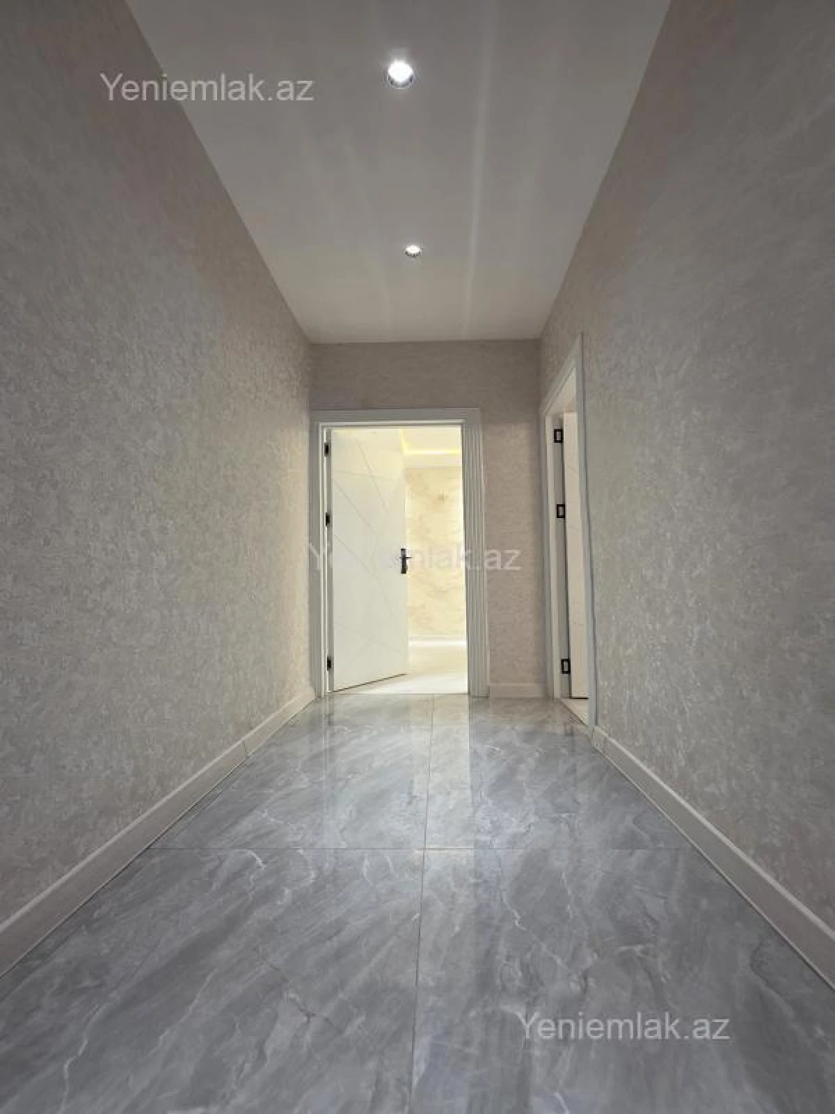 Satılır 2 otaqlı köhnə tikili 65 m²