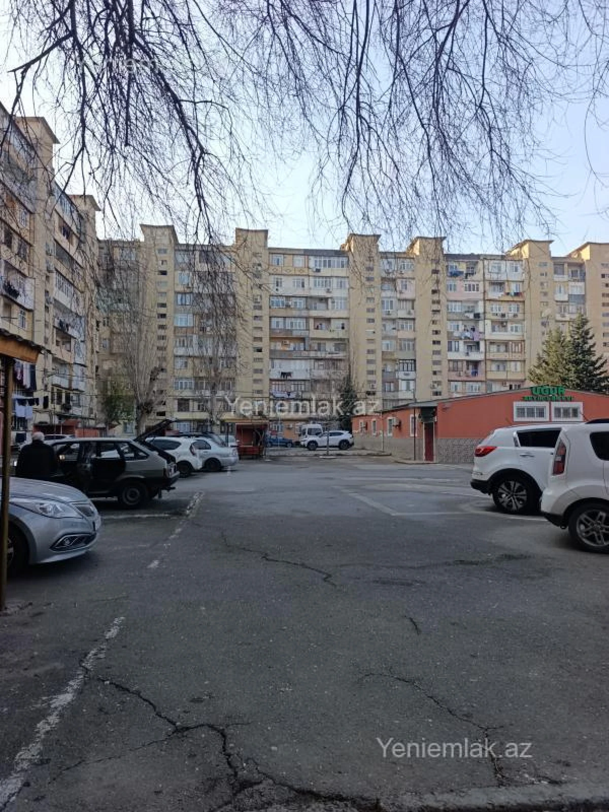 Satılır 2 otaqlı köhnə tikili 65 m²