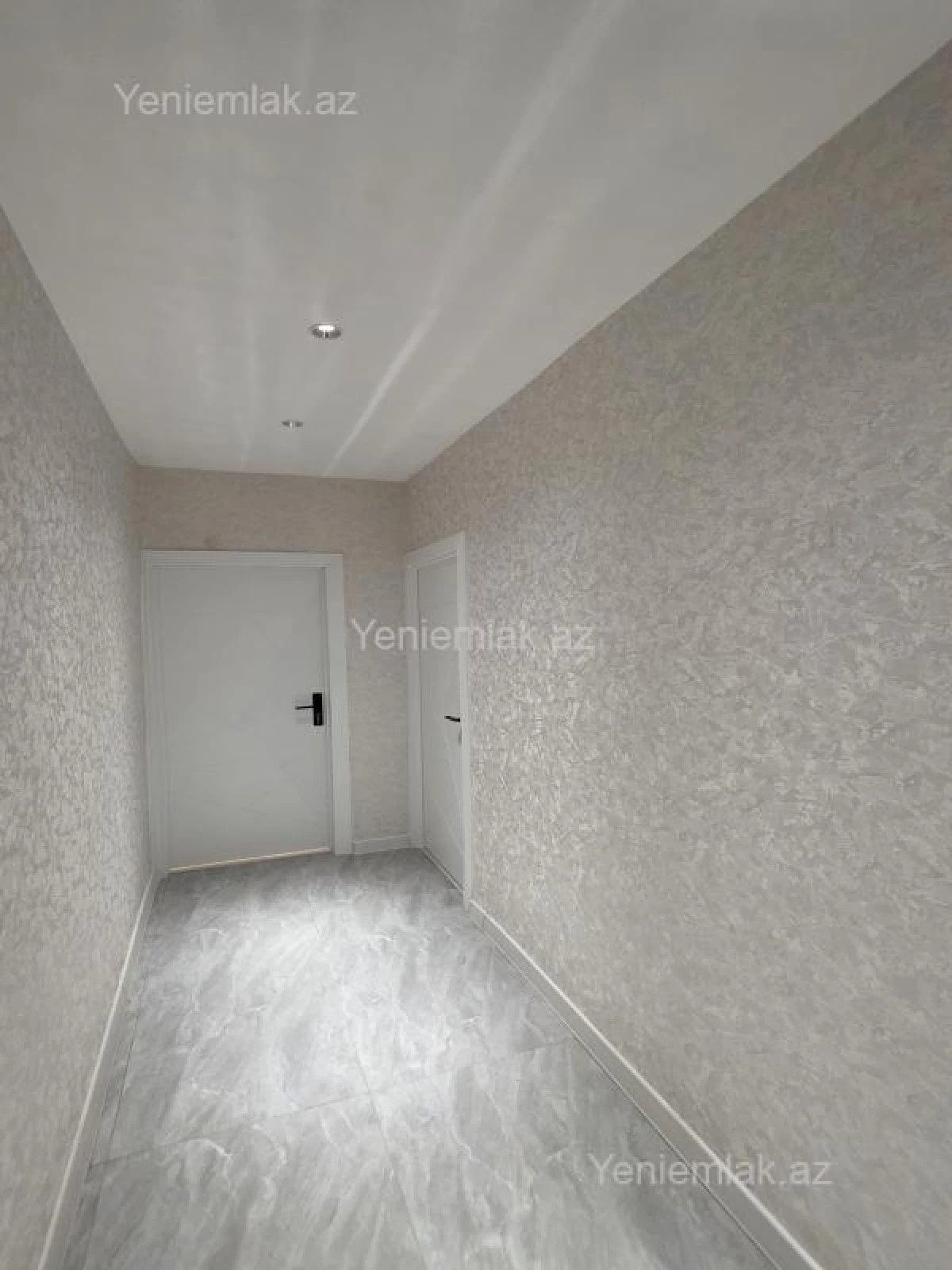 Satılır 2 otaqlı köhnə tikili 65 m²