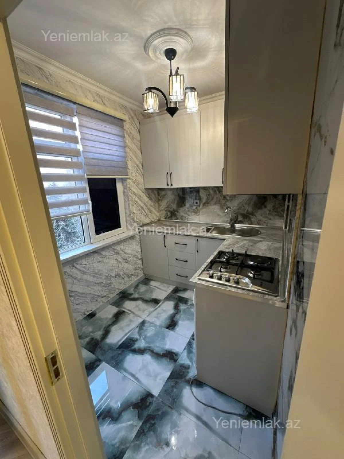 Satılır 2 otaqlı köhnə tikili 55 m²