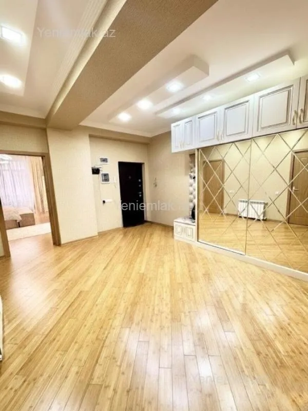 Satılır 2 otaqlı yeni tikili 100 m²