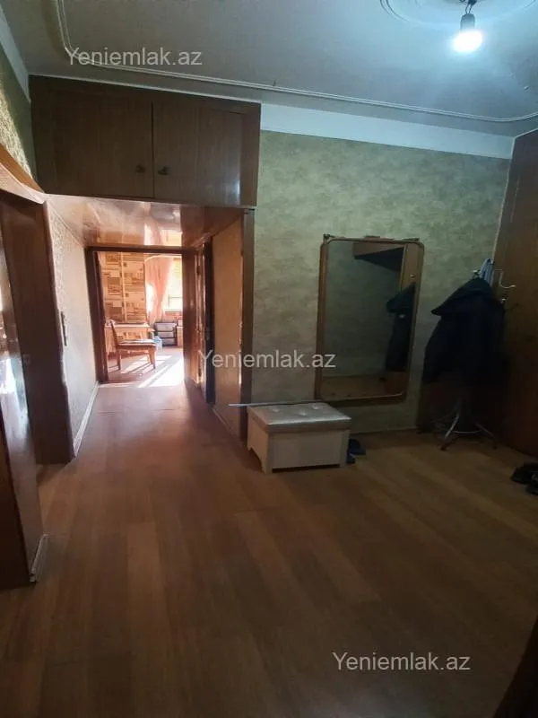 Satılır 3 otaqlı köhnə tikili 90 m²