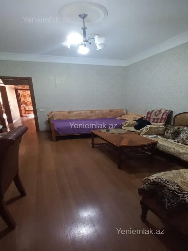 Satılır 3 otaqlı köhnə tikili 90 m²