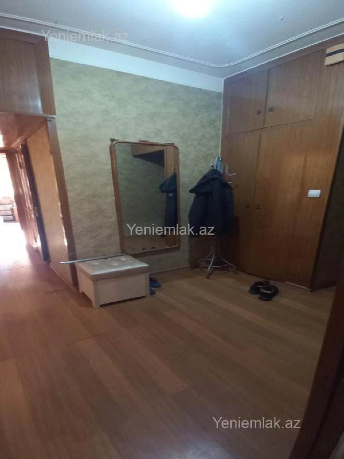 Satılır 3 otaqlı köhnə tikili 90 m²