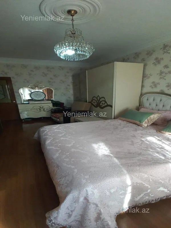 Satılır 3 otaqlı köhnə tikili 90 m²