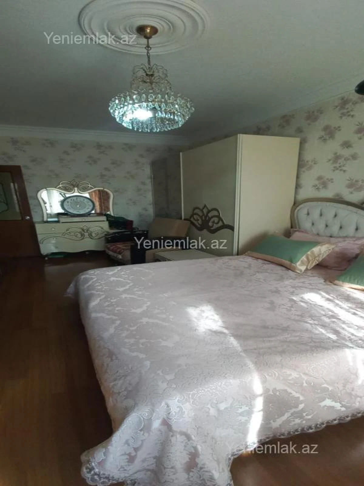 Satılır 3 otaqlı köhnə tikili 90 m²