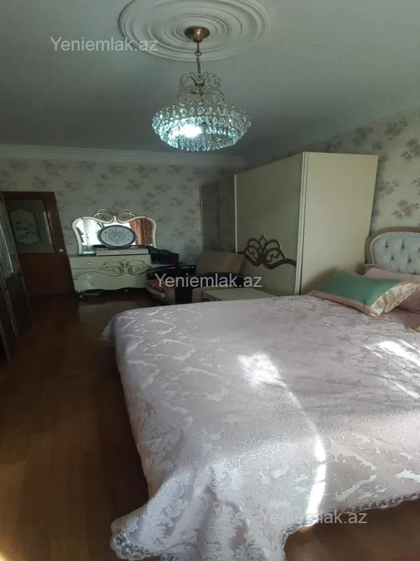 Satılır 3 otaqlı köhnə tikili 90 m²