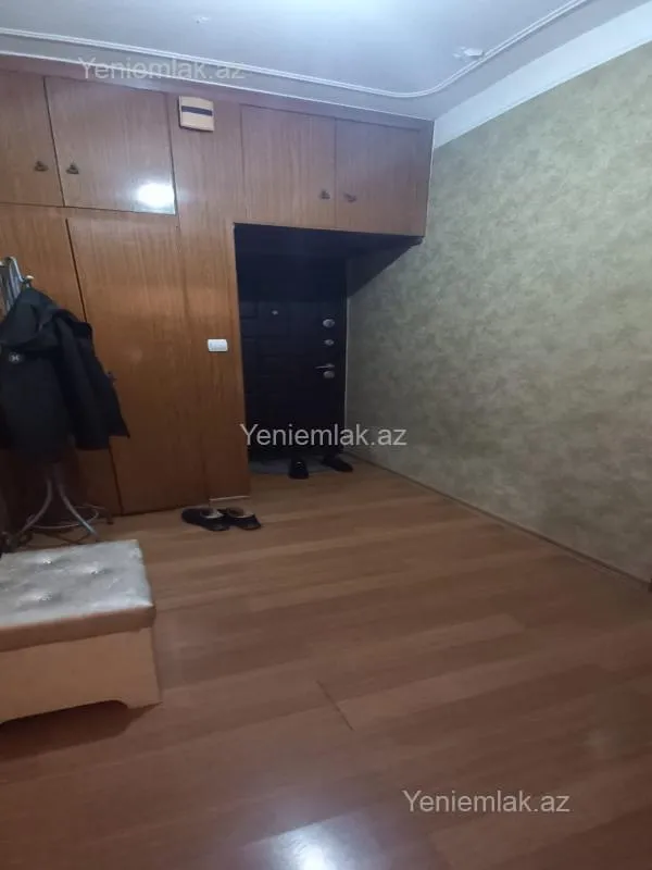 Satılır 3 otaqlı köhnə tikili 90 m²