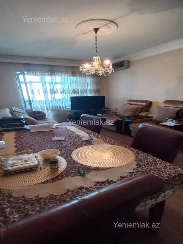 Satılır 3 otaqlı köhnə tikili 90 m²