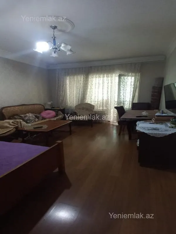 Satılır 3 otaqlı köhnə tikili 90 m²