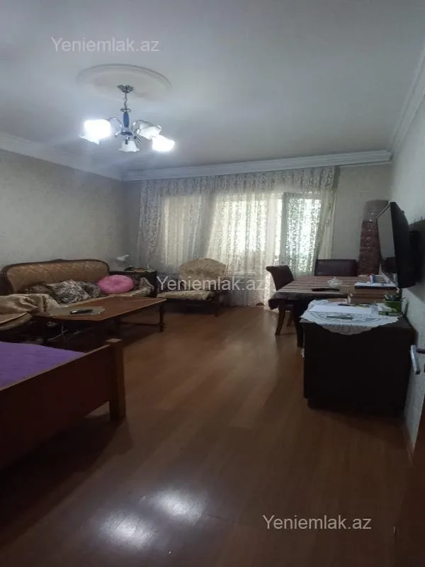 Satılır 3 otaqlı köhnə tikili 90 m²
