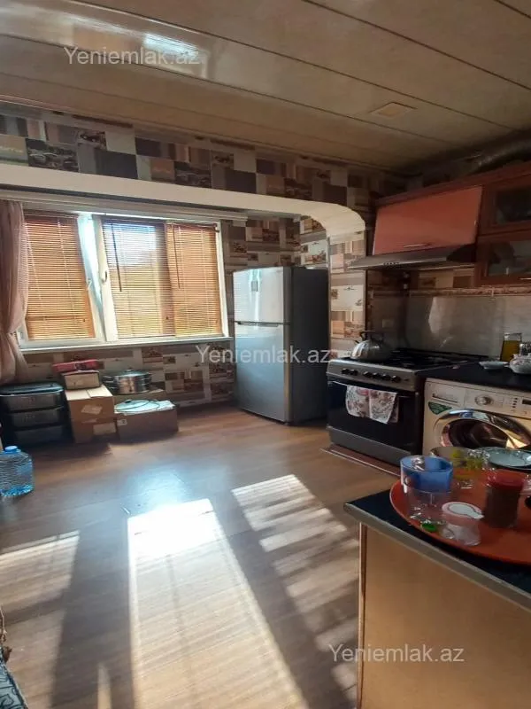Satılır 3 otaqlı köhnə tikili 90 m²