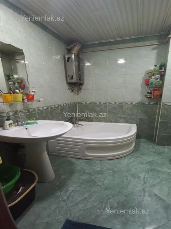 Satılır 3 otaqlı köhnə tikili 90 m²