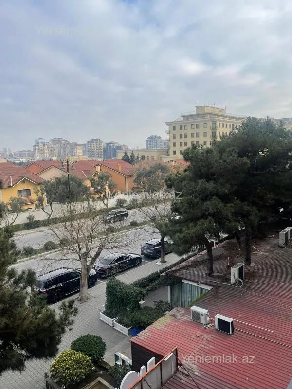 Satılır 3 otaqlı köhnə tikili 90 m²