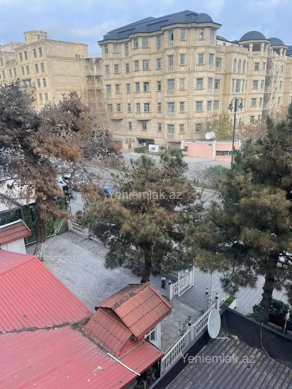 Satılır 3 otaqlı köhnə tikili 90 m²
