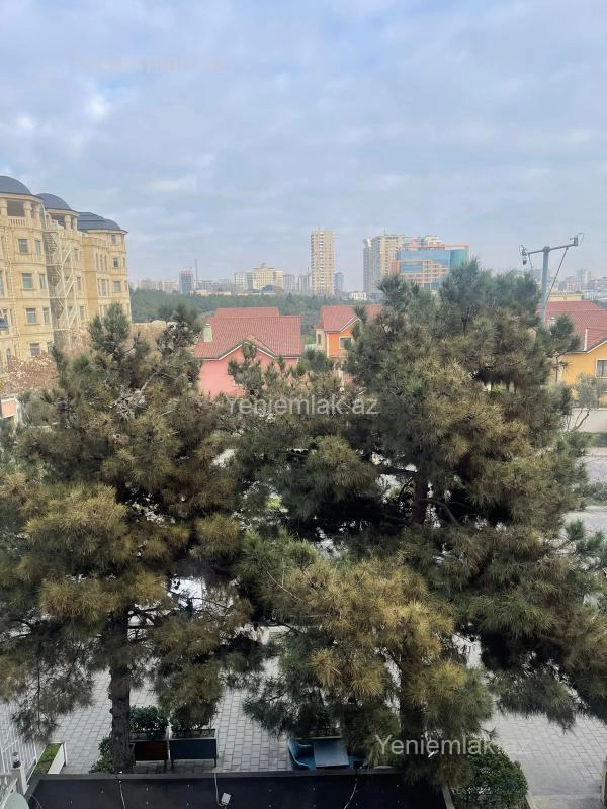 Satılır 3 otaqlı köhnə tikili 90 m²