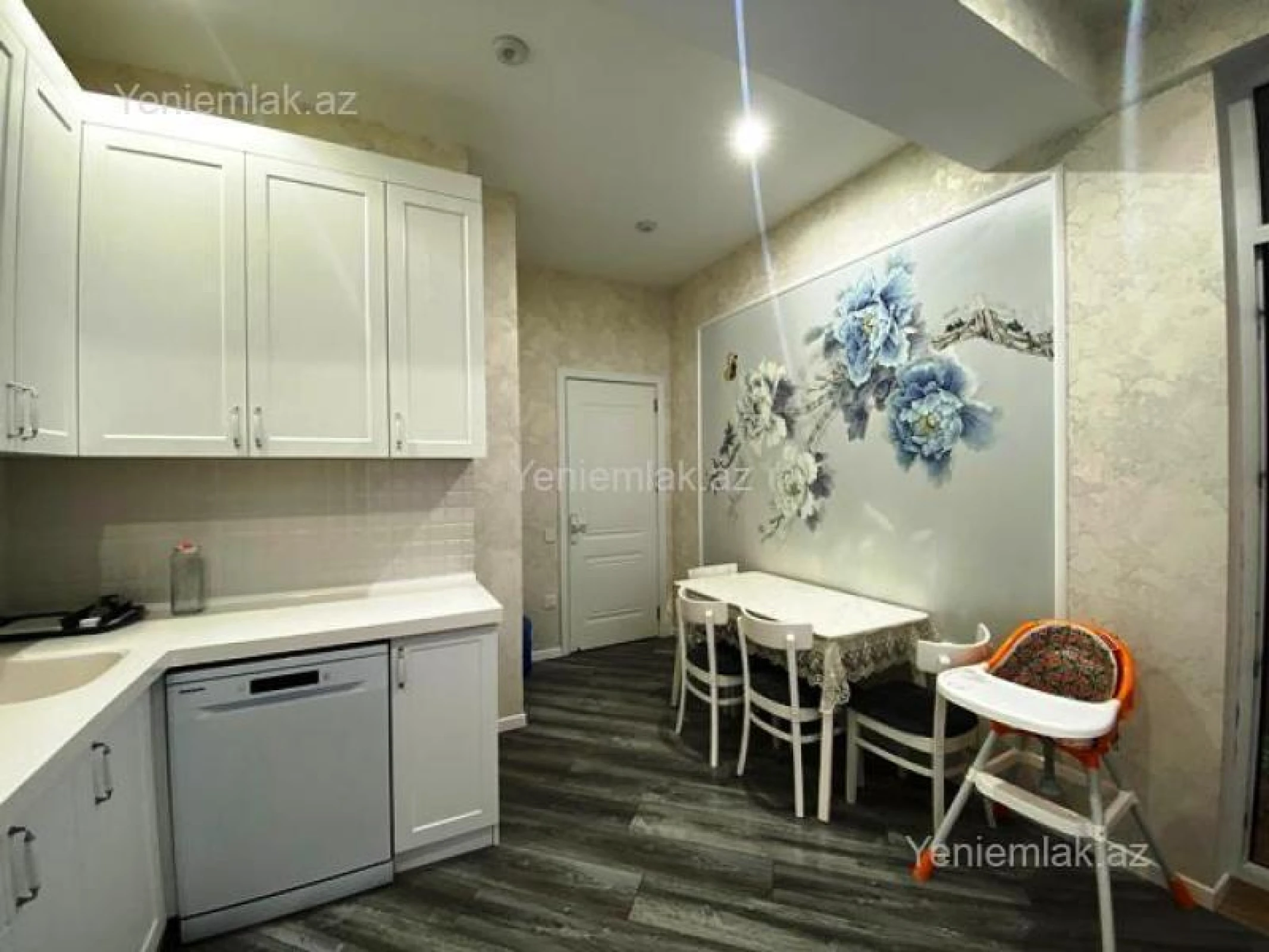 Satılır 2 otaqlı yeni tikili 75 m²