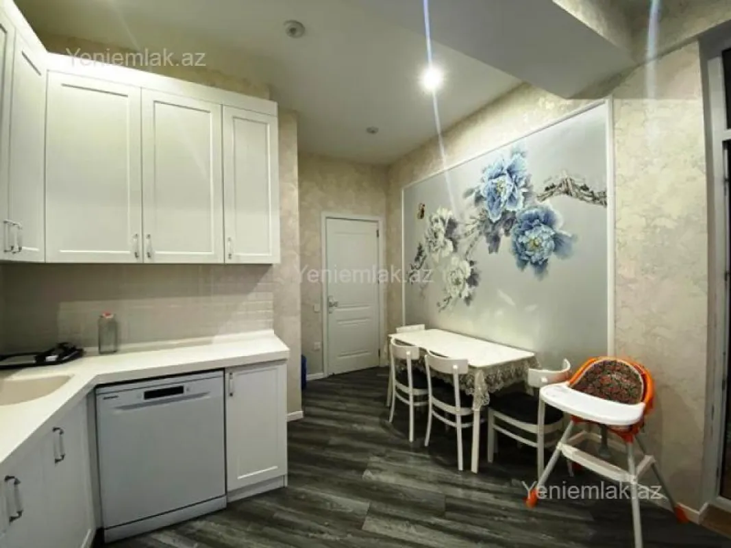 Satılır 2 otaqlı yeni tikili 75 m²