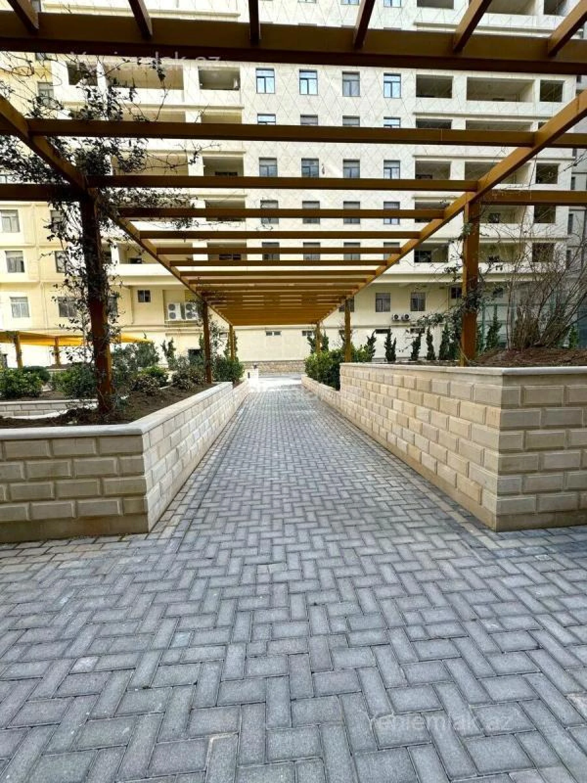 Satılır 2 otaqlı yeni tikili 72 m²