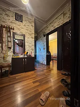 Satılır 2 otaqlı köhnə tikili 60 m²