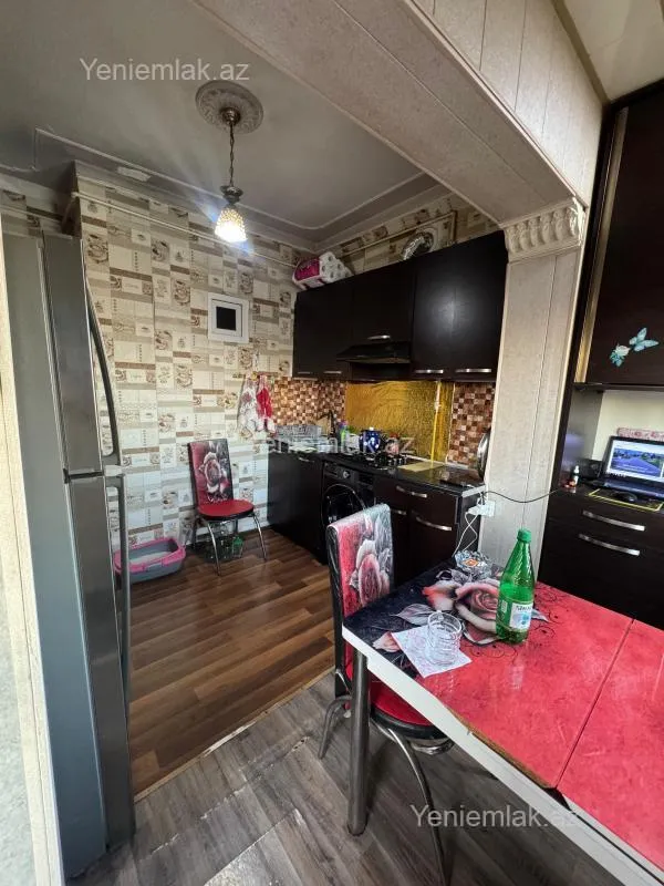 Satılır 2 otaqlı köhnə tikili 60 m²
