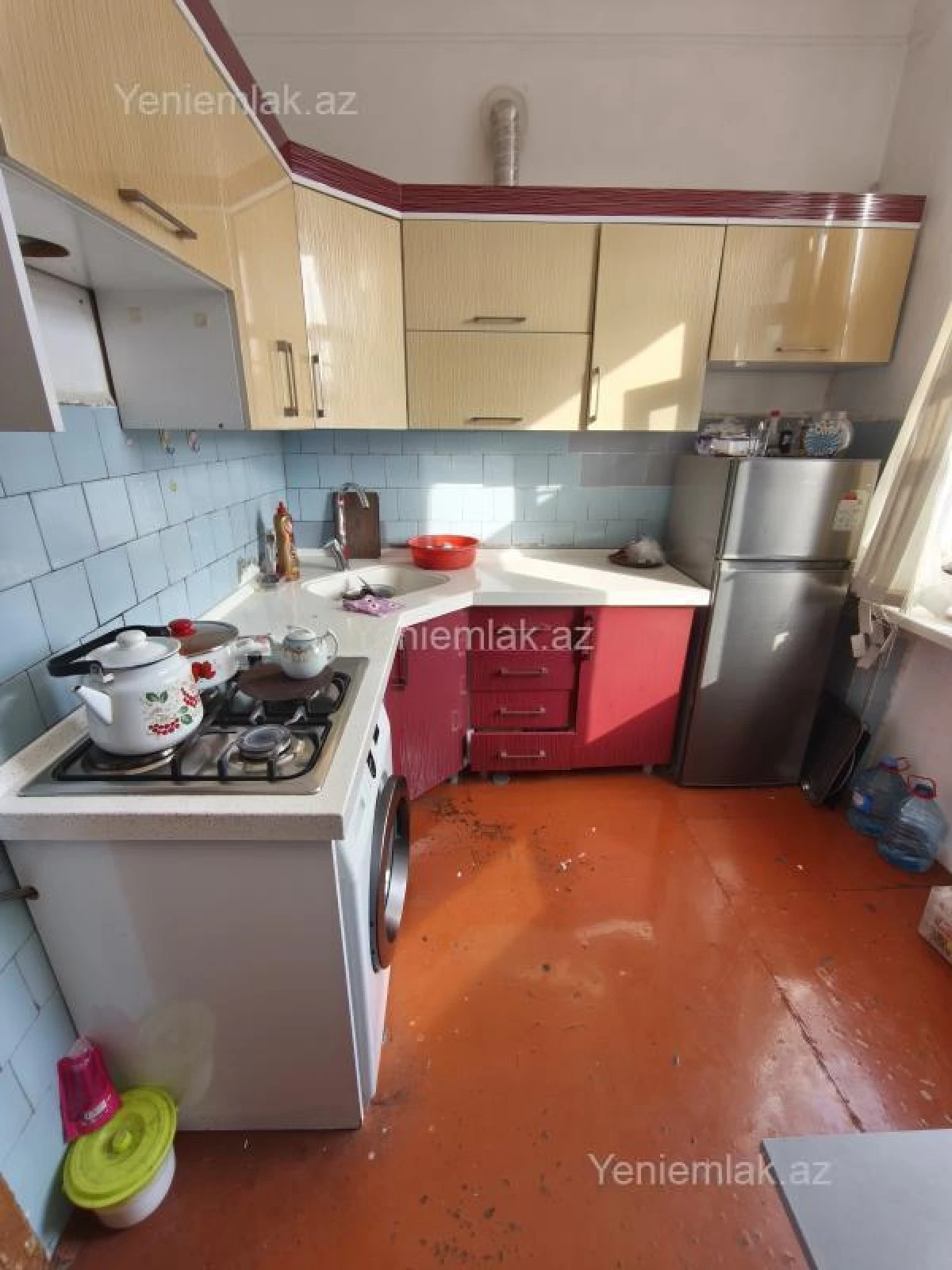 Satılır 2 otaqlı köhnə tikili 55 m²