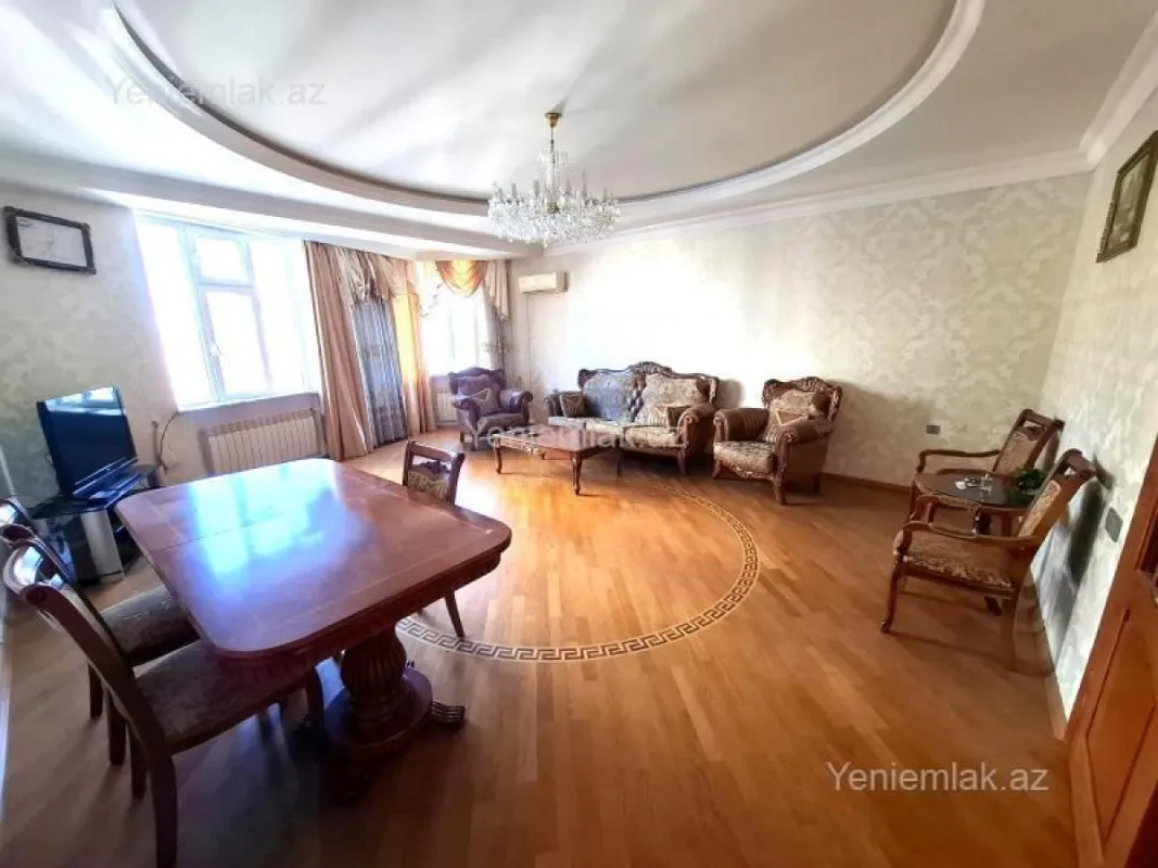 Satılır 4 otaqlı yeni tikili 150 m²