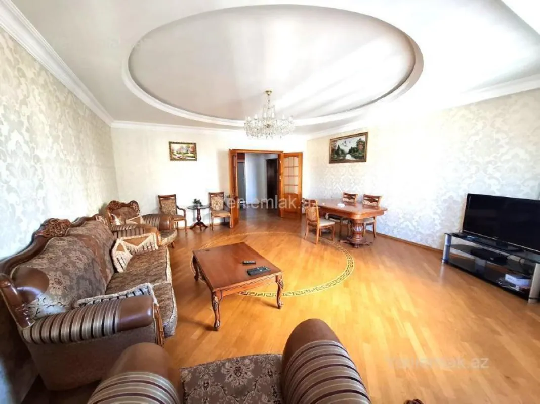 Satılır 4 otaqlı yeni tikili 150 m²