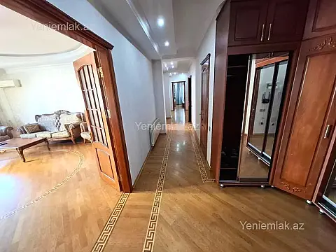 Satılır 4 otaqlı yeni tikili 150 m²