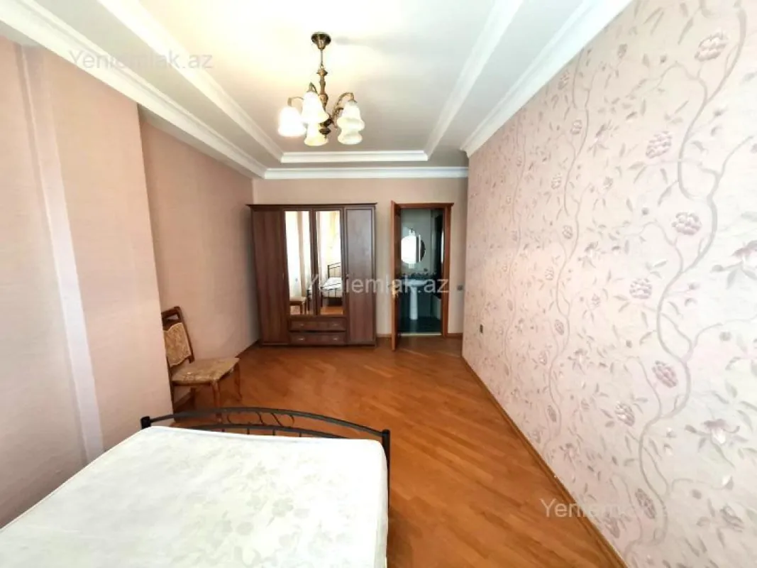 Satılır 4 otaqlı yeni tikili 150 m²