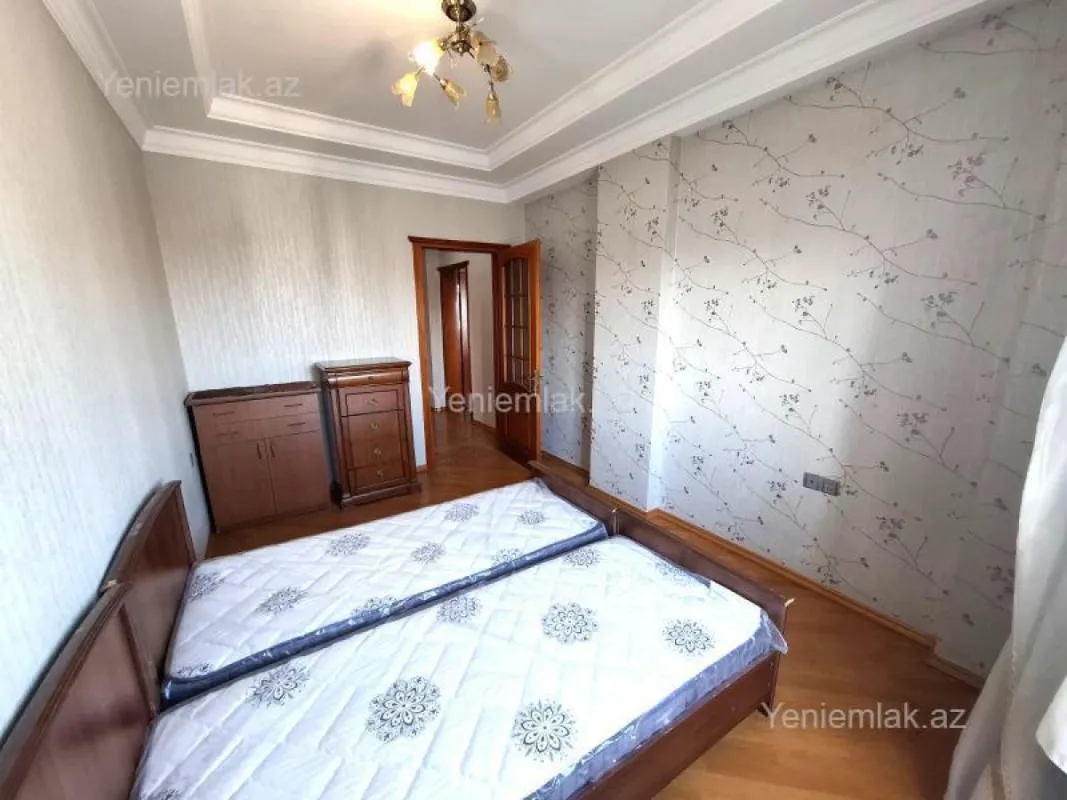 Satılır 4 otaqlı yeni tikili 150 m²