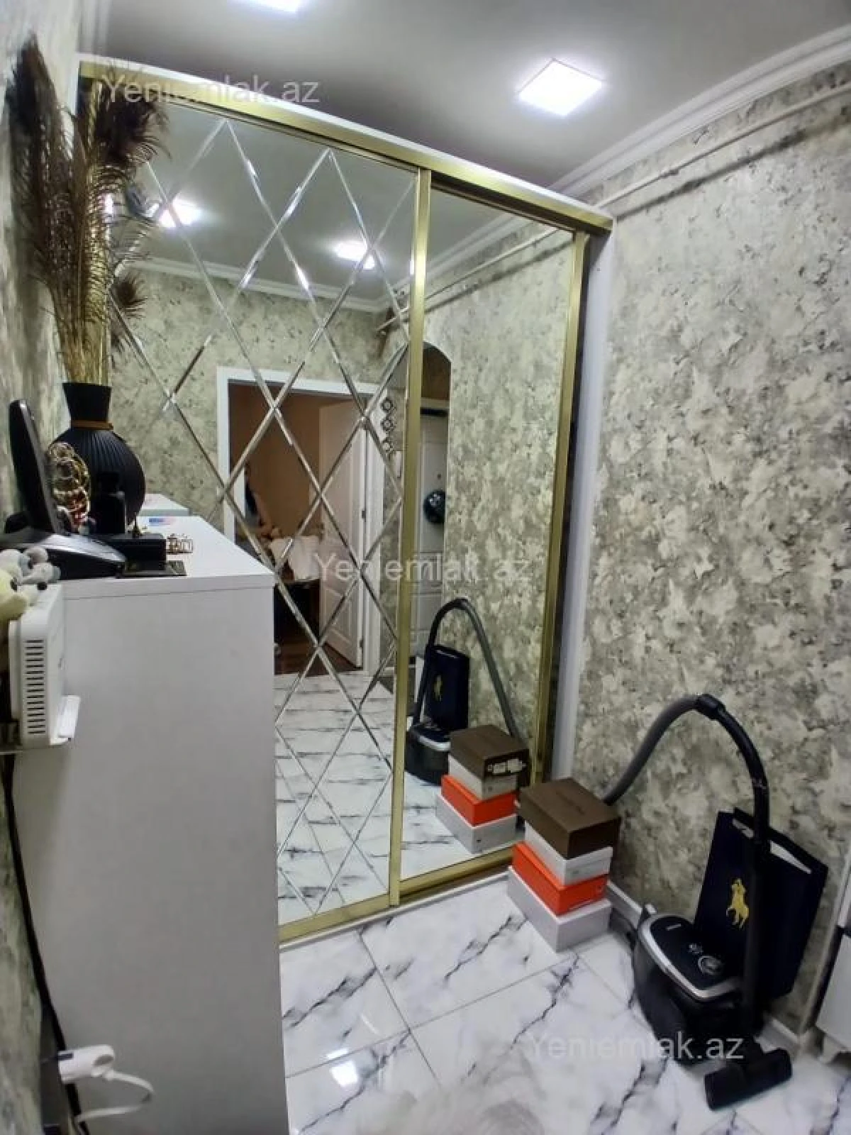 Satılır 2 otaqlı köhnə tikili 60 m²