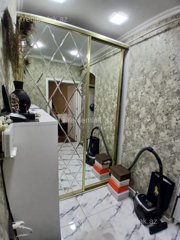 Satılır 2 otaqlı köhnə tikili 60 m²