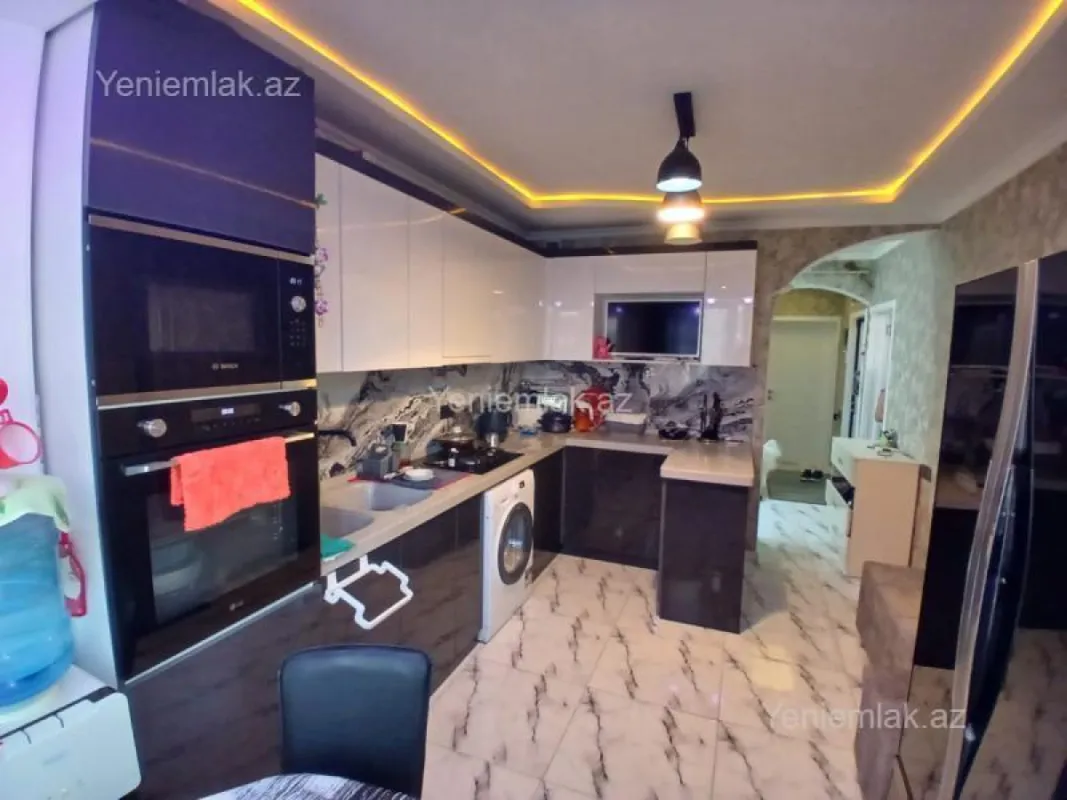 Satılır 2 otaqlı köhnə tikili 60 m²