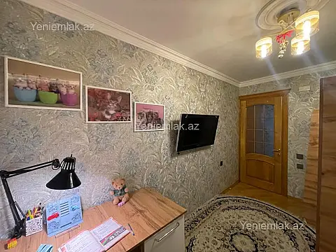 Satılır 3 otaqlı köhnə tikili 80 m²