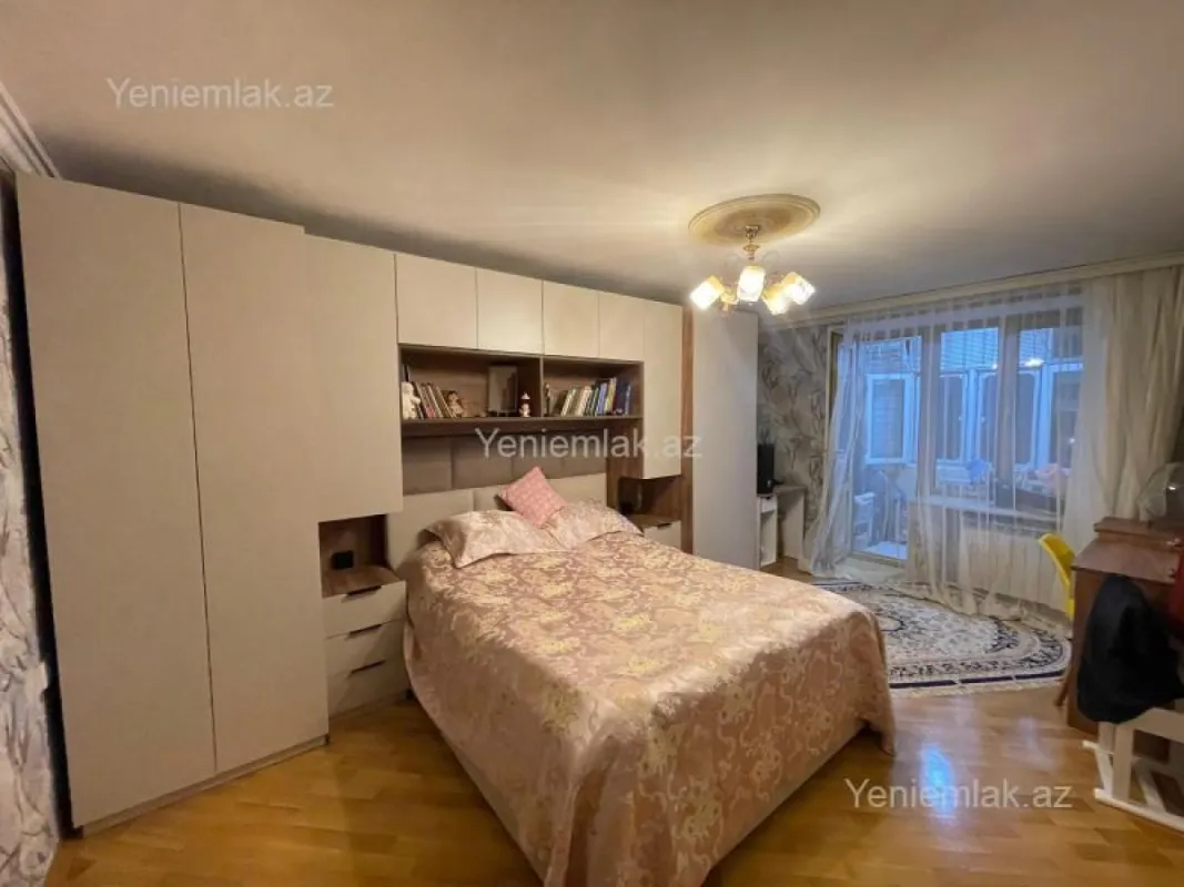Satılır 3 otaqlı köhnə tikili 80 m²