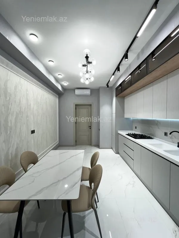 Satılır 3 otaqlı yeni tikili 141 m²