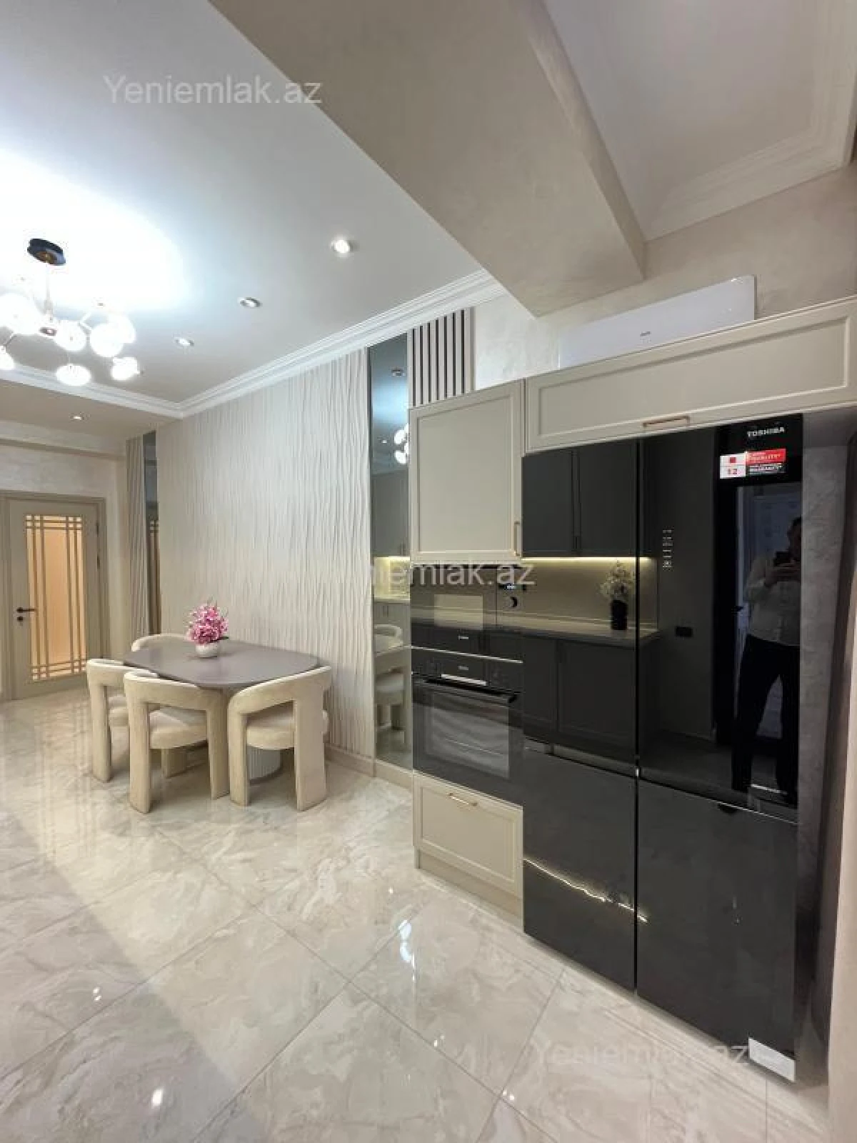 Satılır 3 otaqlı yeni tikili 155 m²