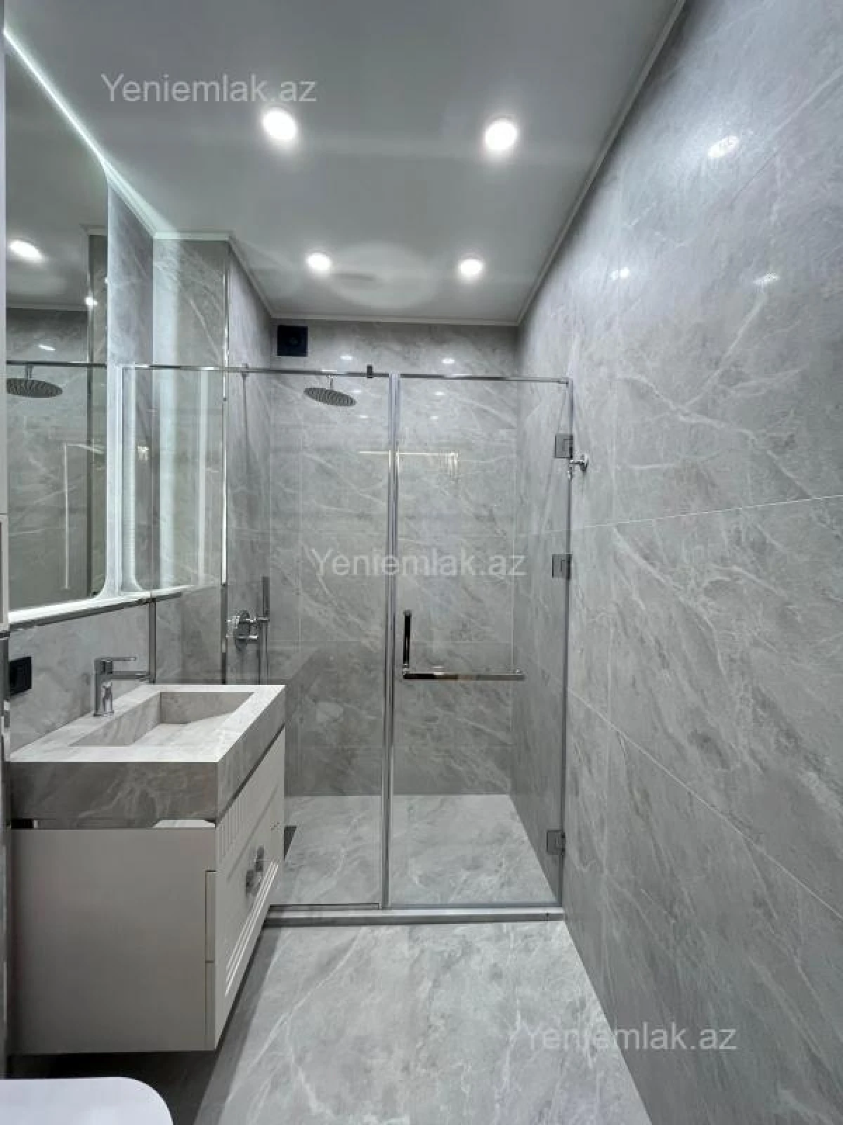 Satılır 3 otaqlı yeni tikili 155 m²