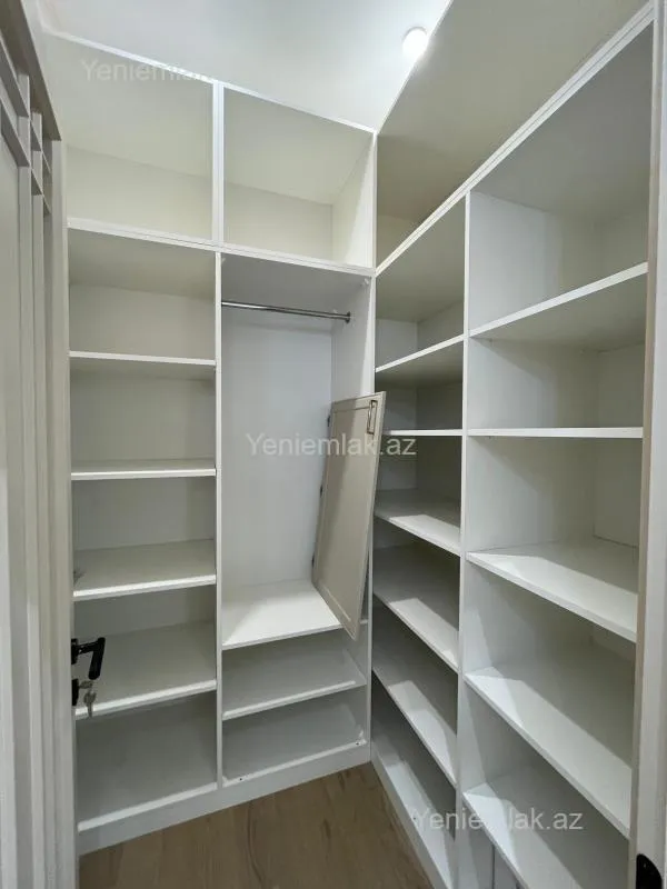 Satılır 3 otaqlı yeni tikili 155 m²