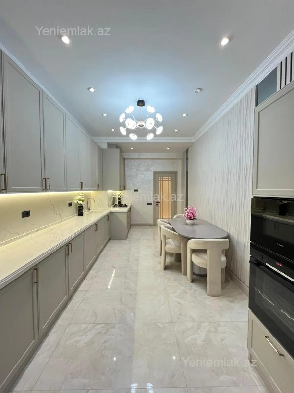 Satılır 3 otaqlı yeni tikili 155 m²