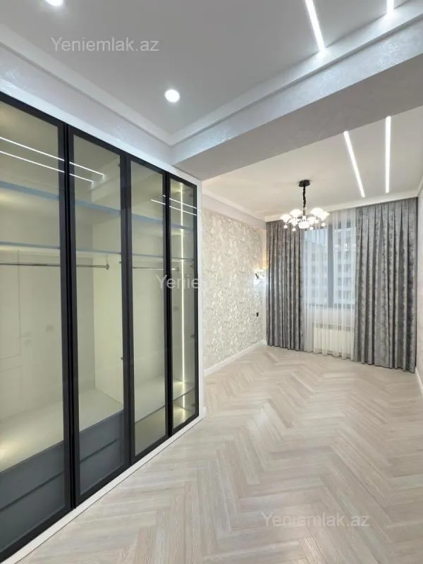 Satılır 4 otaqlı yeni tikili 160 m²