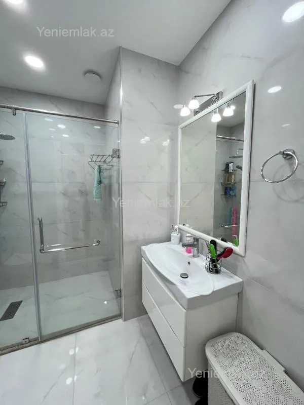 Satılır 3 otaqlı yeni tikili 140 m²