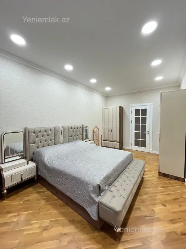 Satılır 3 otaqlı yeni tikili 140 m²