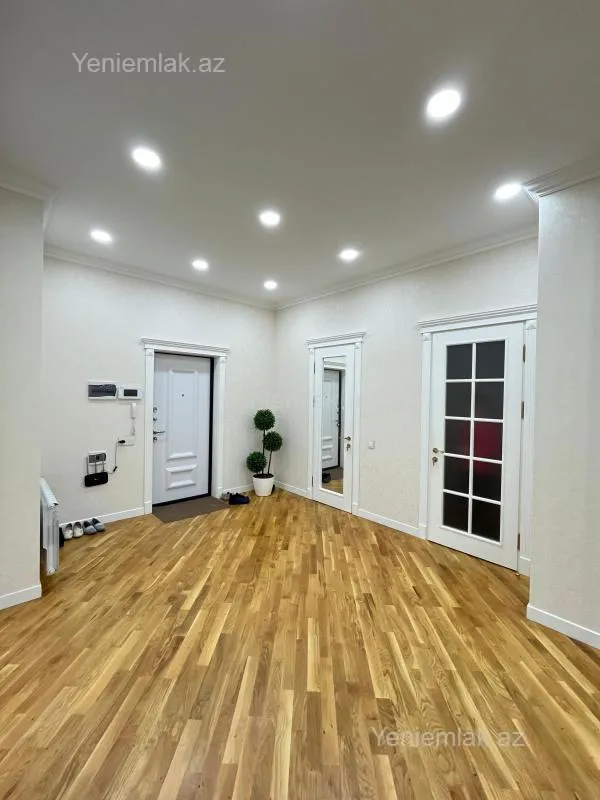 Satılır 3 otaqlı yeni tikili 140 m²